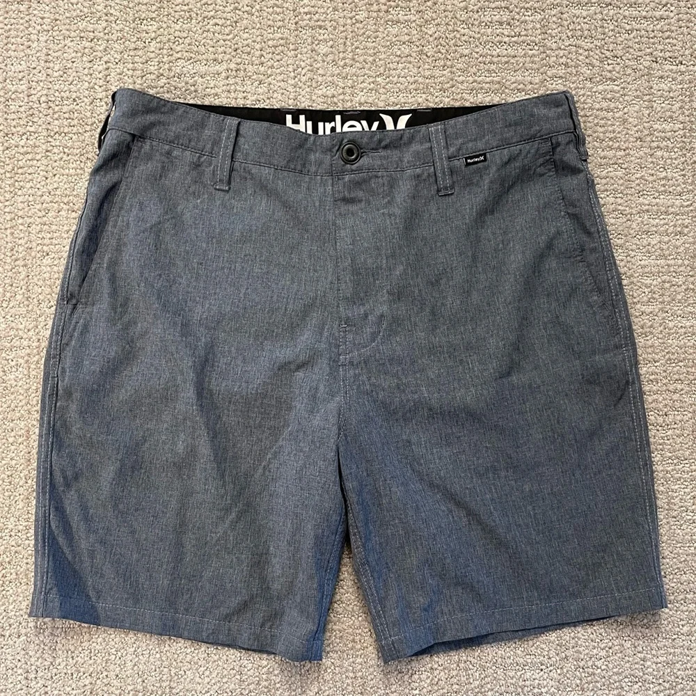 Hurley Shorts - Picture 1 of 4
